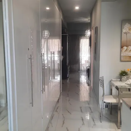 Ev With Free Parking Place *