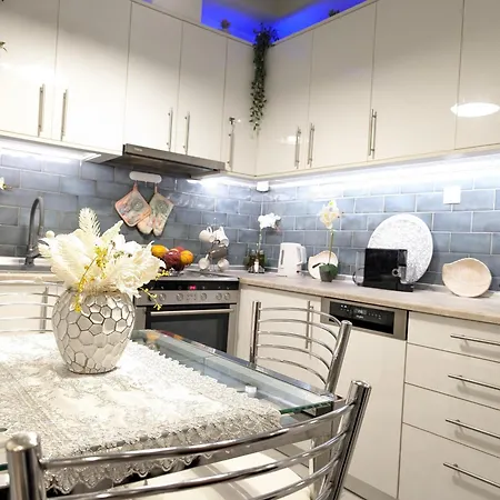 Ev With Free Parking Place Apartment Volos