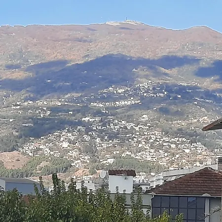 Ev With Free Parking Place Apartment Volos