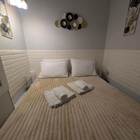 Ev With Free Parking Place Volos