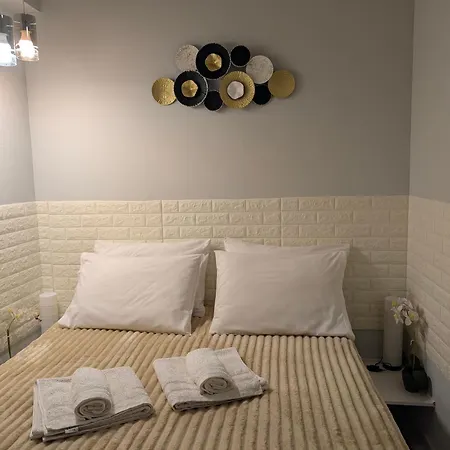 Ev With Free Parking Place Apartment